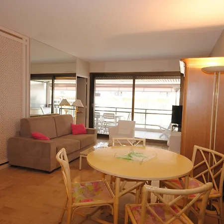 Gray D'albion Lef516 Apartment *